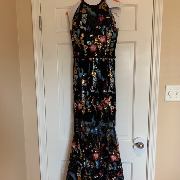 Bronx and Banco dress sequined formal gown. - Picture 2 of 6